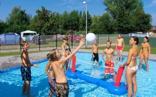 Happy Camp mobile homes in Füred Camping