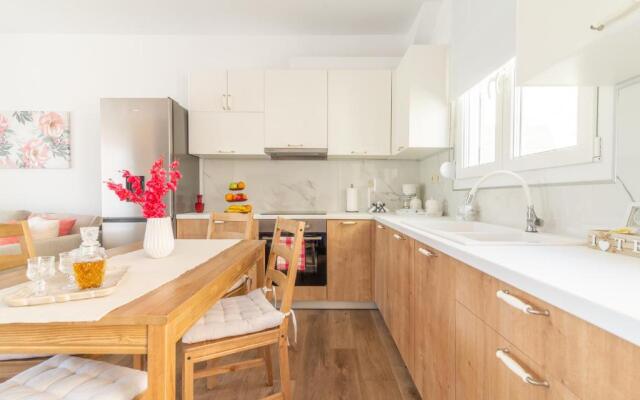 Comfy House For Families & Couples With BackYard