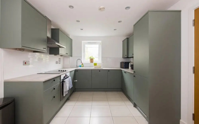 The Walworth Hideout - Elegant 2bdr Flat