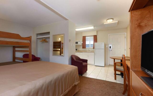 Travelodge by Wyndham Langley