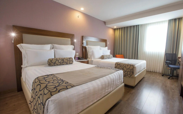 HS HOTSSON Hotel Querétaro