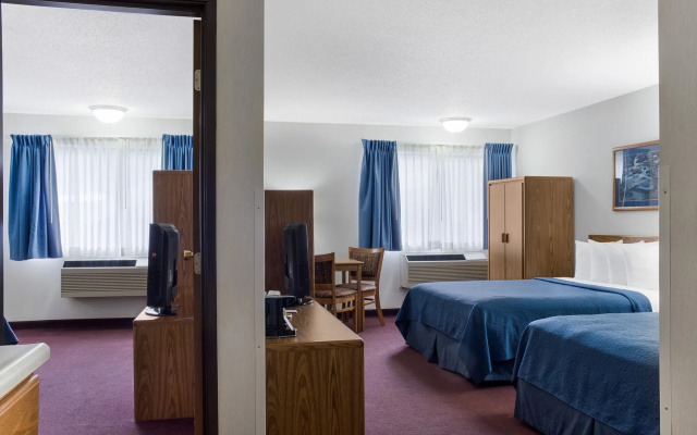 EverSpring Inn & Suites