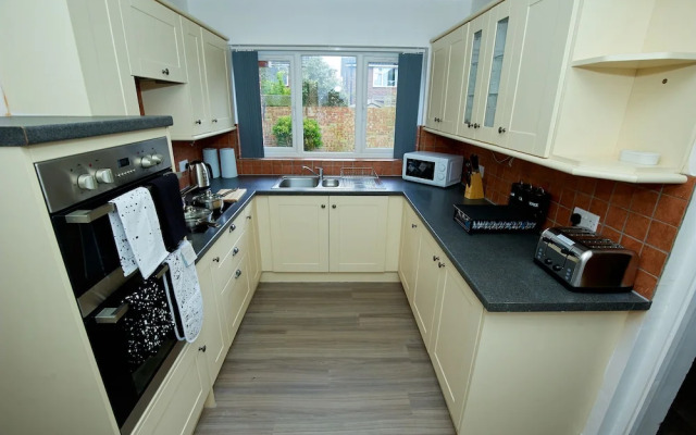 Charming 5-bedroom House in the Heart of Bexley