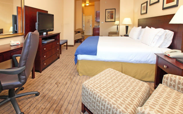 Holiday Inn Express & Suites Marshall by IHG