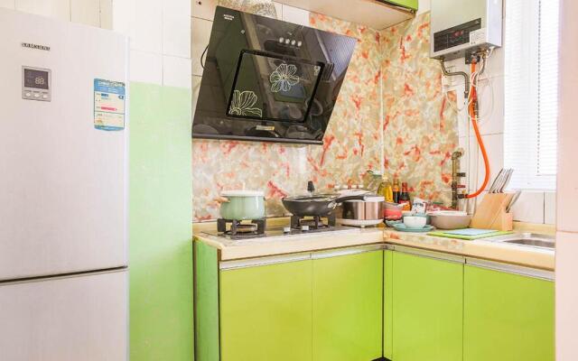 Henan Kaifeng·Gulou Square· Locals Apartment 00138460