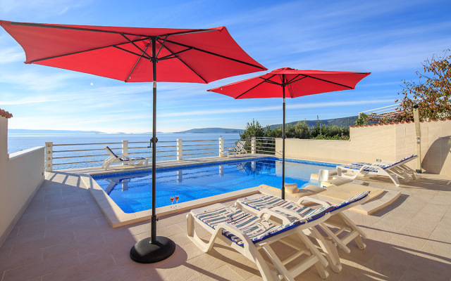Holiday house Ante - 6m from the sea Seget Vranjica, Riviera Trogir