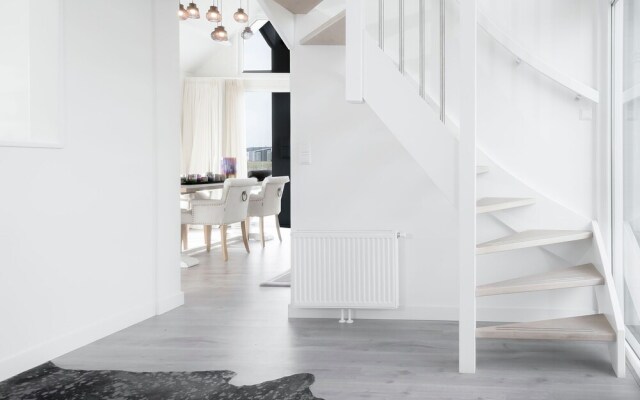Stylish Holiday Home with Fireplace near Oosterschelde