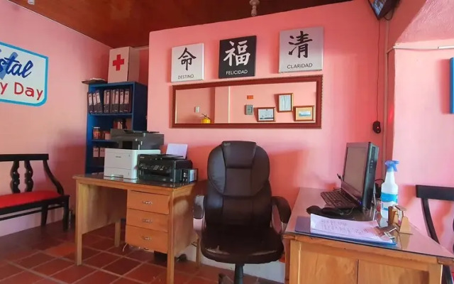 Hostal Happy Day - Hostel