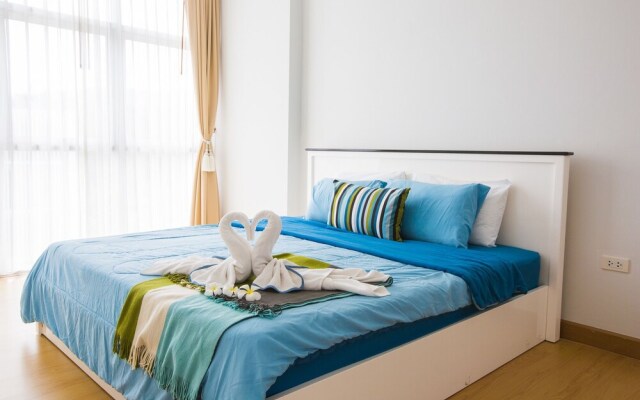 The Seacondo (Room for Holiday)