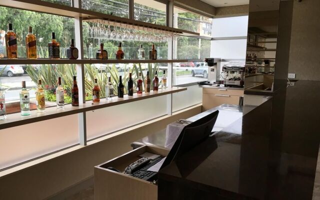 Hotel Plaza Suites