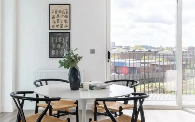 Stylish London Flat - Private Terrace - City View