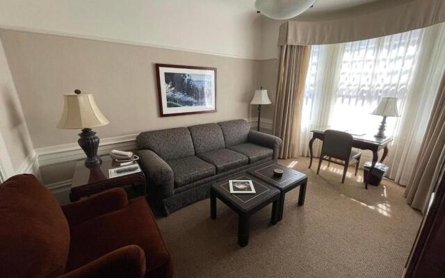 Powell Place at Nob Hill