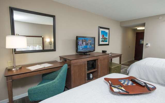 Hampton Inn & Suites Cincinnati-Union Center