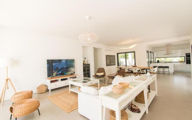 Villa 91 by ALGARTUR