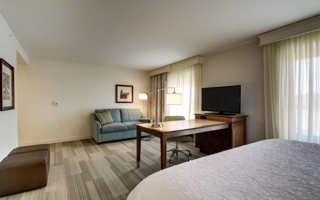 Hampton Inn & Suites Milwaukee West