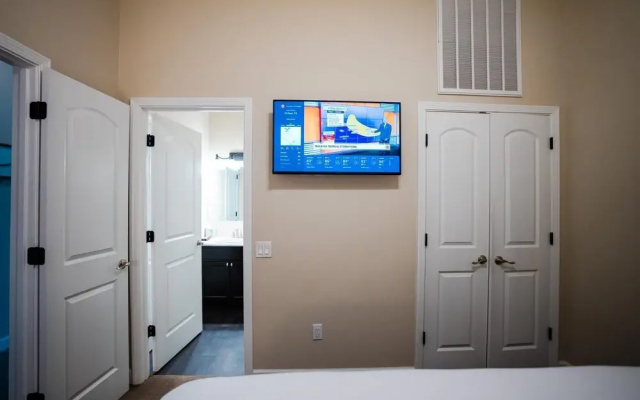 1 Bedroom Lake View Villa - Unit 208
