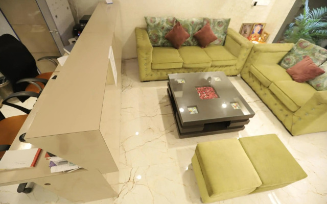 OYO 2637 Hotel Picasso Prive