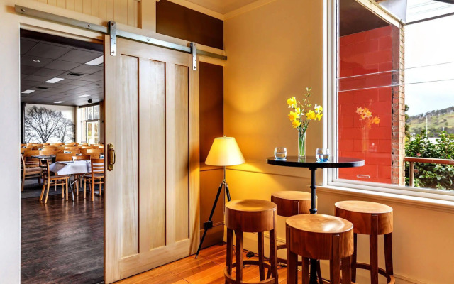 Kermandie Waterfront Hotel