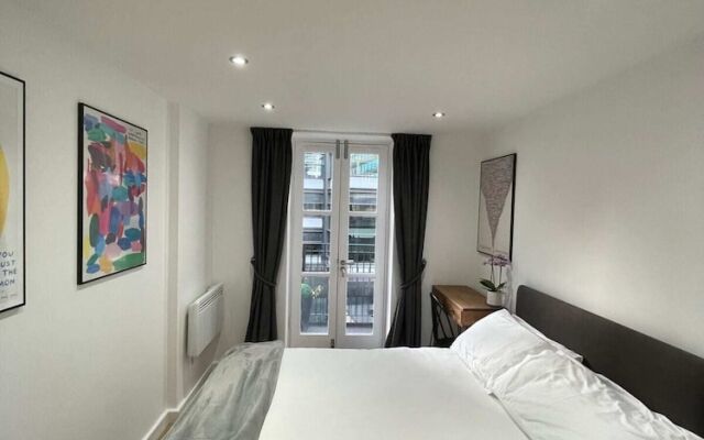 Stunning 3BD Maisonette W/balcony - Old Street!