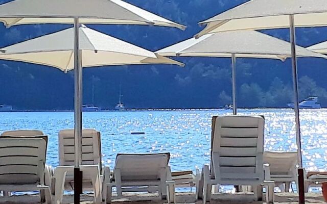 Albatros Beach Restaurant & Butik Otel