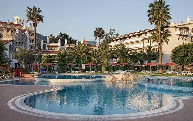 Martı Resort Hotel (*****)