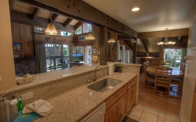 Bear Lake Hideaway 3 Bedroom Condo by RedAwning