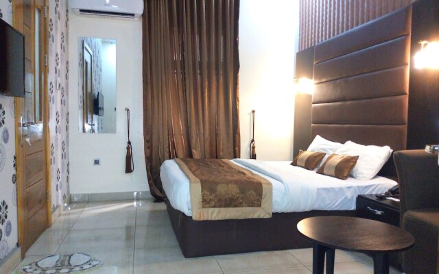 Bana Hotel & Suites