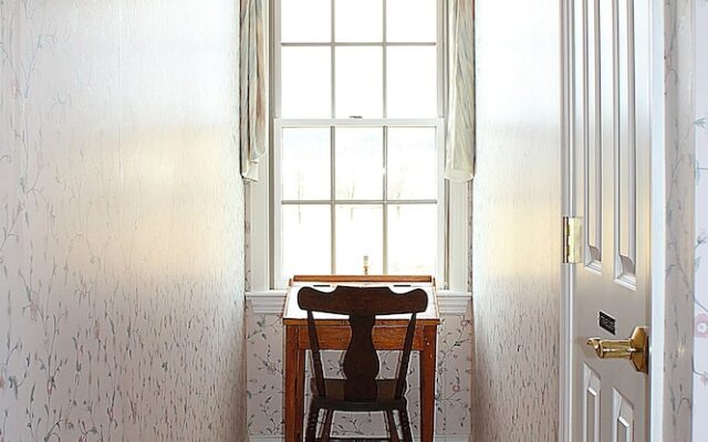 Earlystown Manor Bed & Breakfast