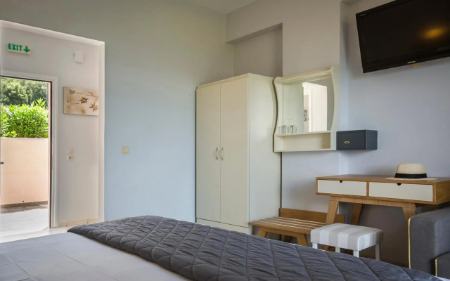 Panorama Fanari Studios & Apartments