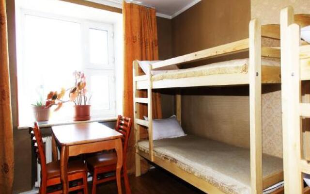 Top Hostel and Tours