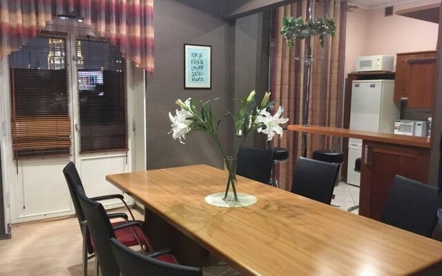 Apart Hotel White House