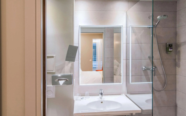 Hôtel Mercure Paris Pont de Levallois Neuilly