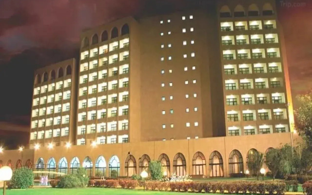 Ledger Plaza Hotel