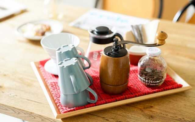 Route - Cafe and Petit Hostel