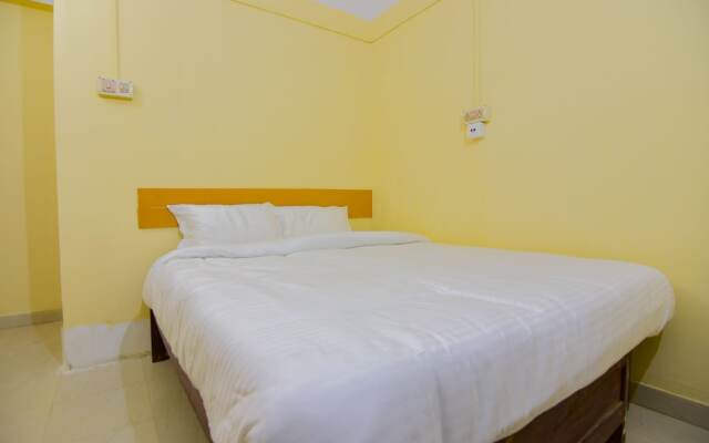Madina Guest House by OYO Rooms