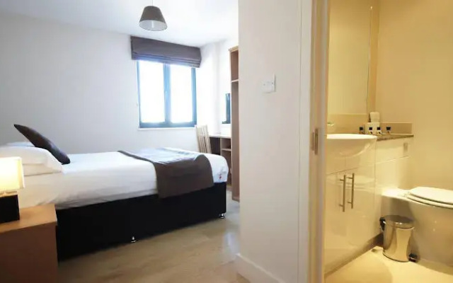 Crompton House Apartments