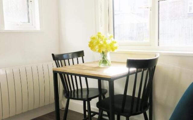 The Annexe - Private, Self-Contained with Parking (Adults Only)