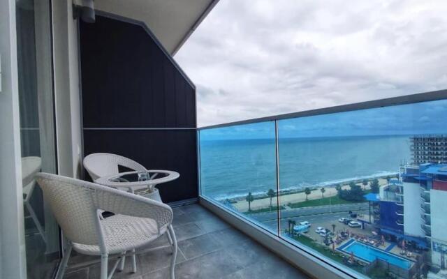 Leo Group Apartment 13-270 Sunrise Batumi