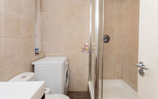 2 Bedroom Flat Sleeps 4 in Pimlico