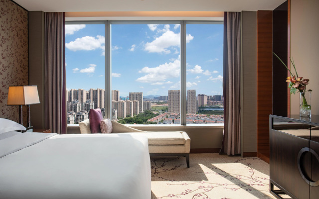 Crowne Plaza Huizhou by IHG