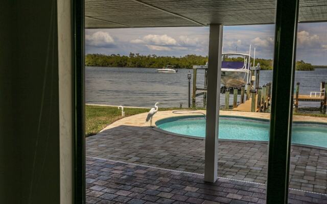 205 Bayview Ave. - M