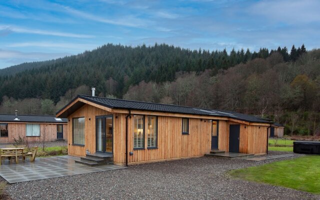 Osprey, Sleep 6, Private hot Tub, pet Friendly