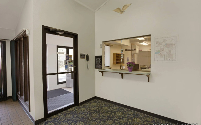 Waconia Inn and Suites