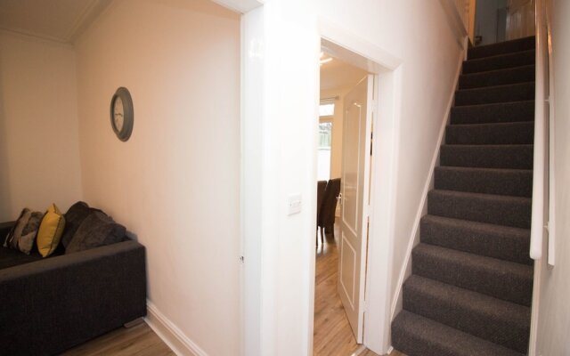 Newly Refurbished 3 Bedroom House