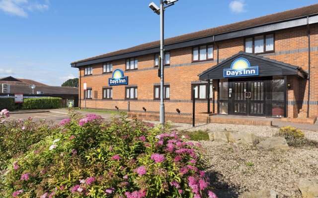 Days Inn by Wyndham Warwick South M40