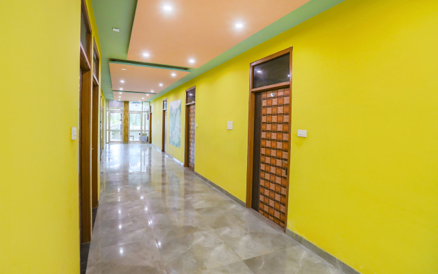 Fabhotel Kriti Green