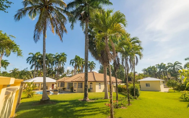 Casati Pearl House, Big House With Private Pool!