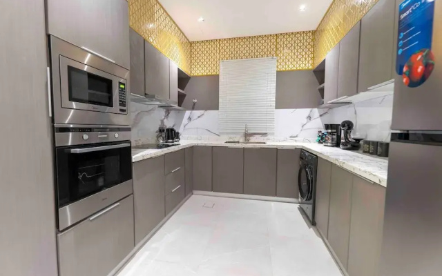 Stylish & Relaxing Flat in Alwadi Vll