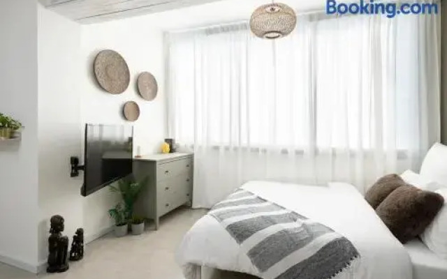 Sun Bay Studio Apartments