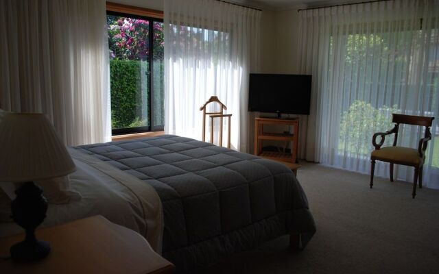Frontera Pucon Hostel B&B